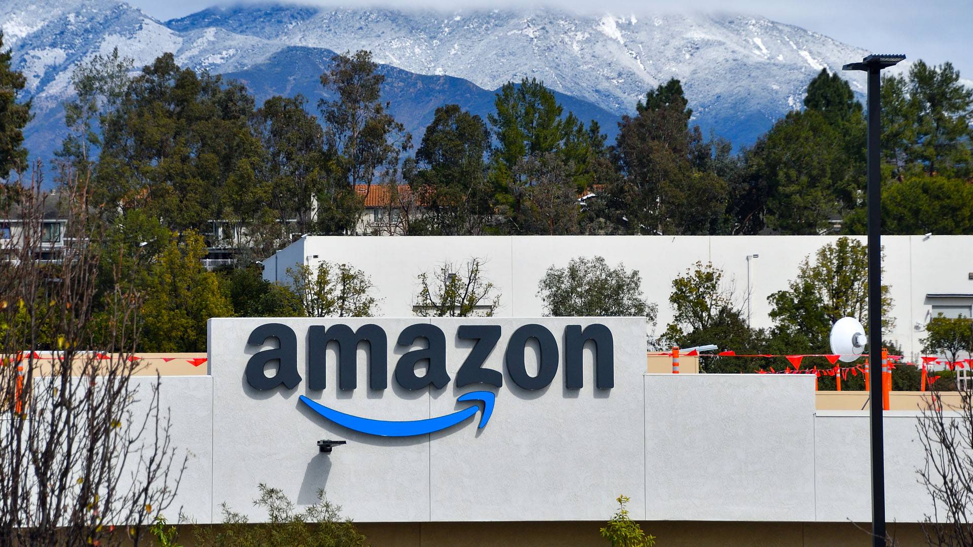 Amazon Opened 15+ sites across Southern California in 2021- To add 2500 Jobs in the region